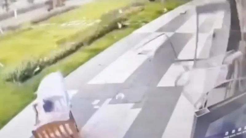 Typhoon Noul: Shenzhen girl, 6, blown away by gale, runs back to safety