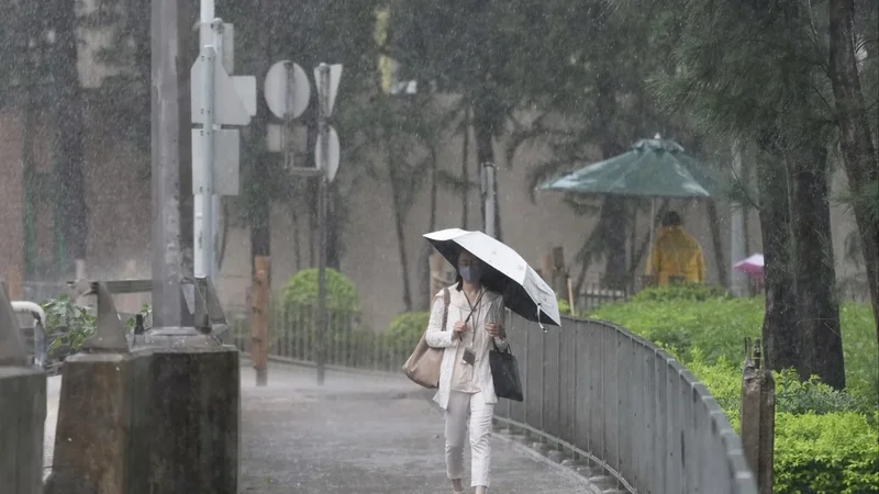 Amber warning issued on Friday as thundery showers expected to last over weekend