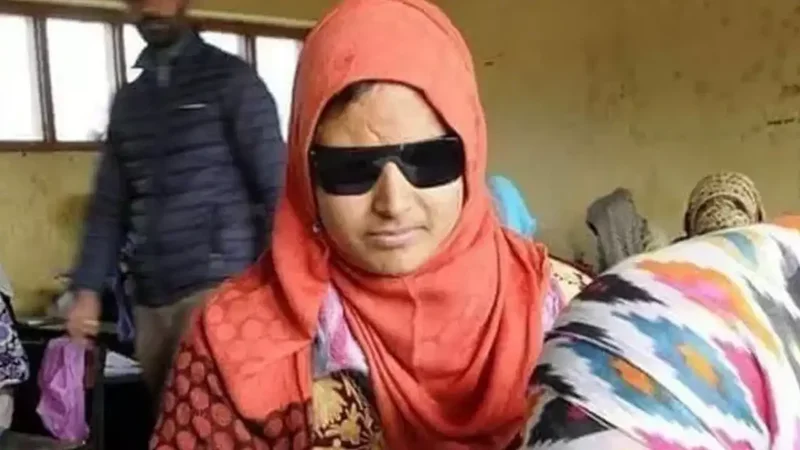 J&amp;K: Govt clears funds for pellet survivor Insha’s gas agency after 8-year wait