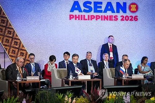 (LEAD) S. Korea calls for N. Korea's return to dialogue at ARF security forum