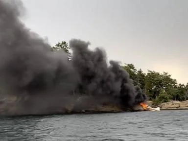 Multiple injured, 1 critically, after seaplane with 11 aboard crashes in Wash. state