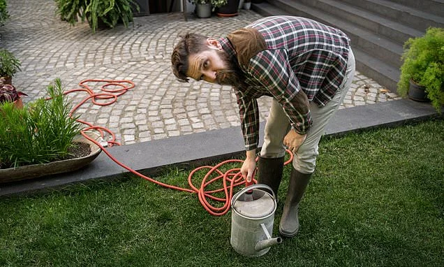 My neighbour uses a hosepipe in his watering can, does this breach the ban?