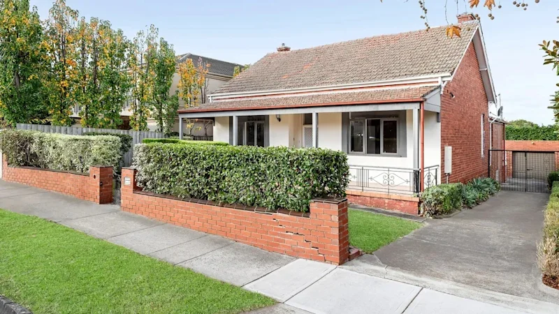 Malvern bungalow sells for $2.66m to buyer who wants to tear it down