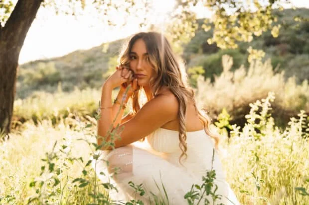 Folk-Pop Artist Alyssa Grace Releases Debut EP 'Spilling My Guts'
