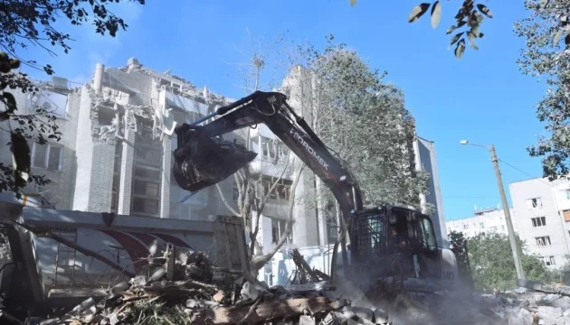 Body of man found under rubble of missile-damaged five-story building in Lviv