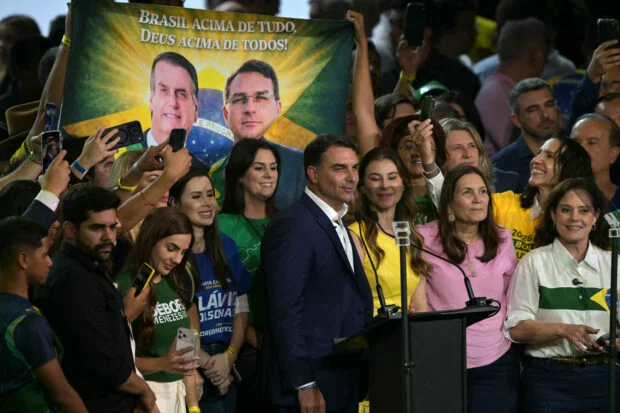 Brazil denies visas for US officials seeking election talks