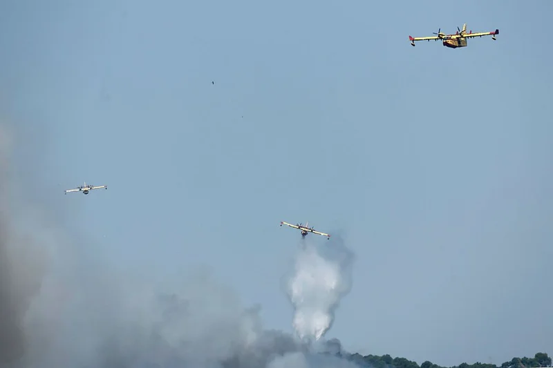 France continues to fight devastating wildfires, while progress is made in Spain