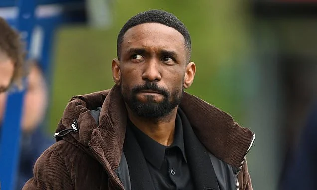 Woking chief hits out at Jermain Defoe by revealing there were 'growing concerns' about him across the club before his shock resignation