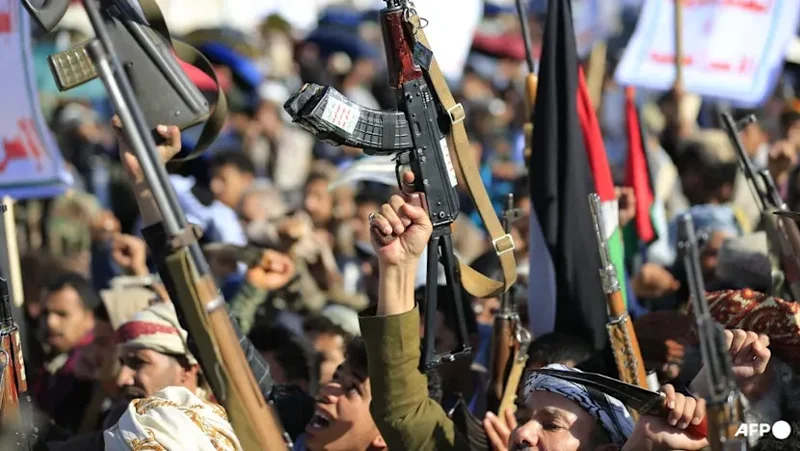 Trump threatens Houthis with 'major military punishment'
