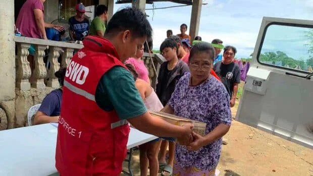 800 families affected by floods in Batac City, get DSWD aid