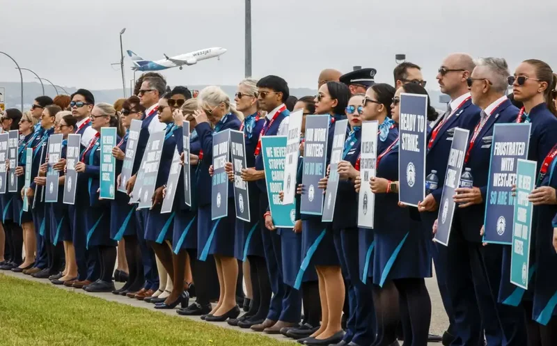 WestJet flight attendants give 72-hour strike notice; airline issues lockout