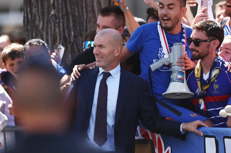 France hand Zidane 'dream' coaching job at Les Bleus helm