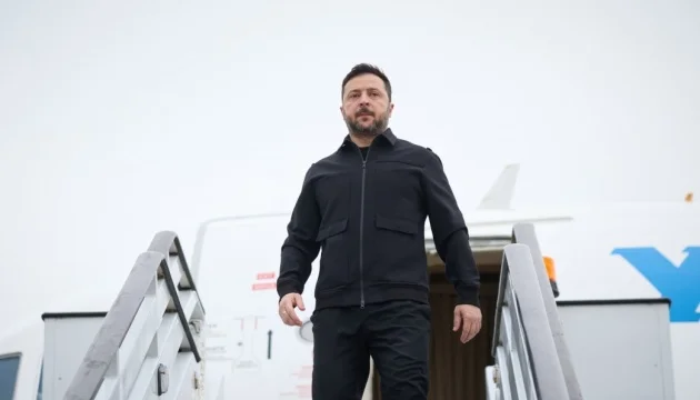 Zelensky arrives in U.S.