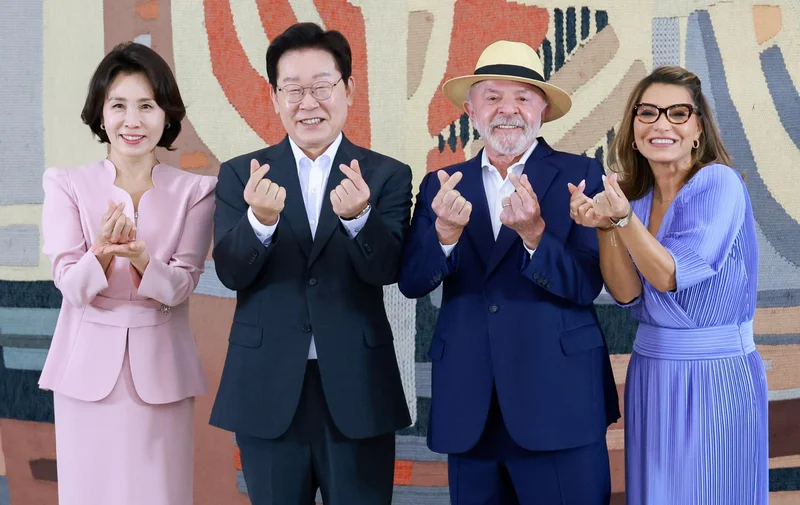 Lee arrives in Sao Paulo for business roundtable, meeting with Korean community
