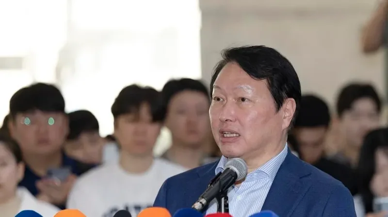 SK Hynix Billionaire Ordered To Pay $645 Million Divorce Settlement—Korea’s Largest Ever
