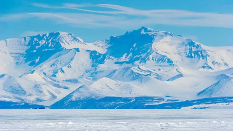 Lake Ontario-sized water body lies hidden under 4 km of Antarctic ice