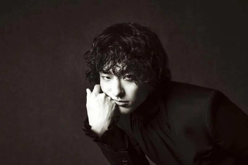 'Drowning' singer Woodz joins Lee Byung-hun in historical action film from 'Exhuma' cinematographer