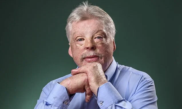 Simon Weston: I struggled to work after fighting in the Falklands and found Argentina's flag stunt childish and disrespectful