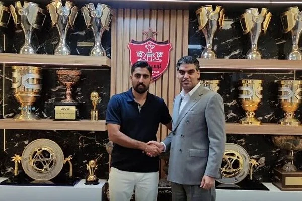 Persepolis sign two more players