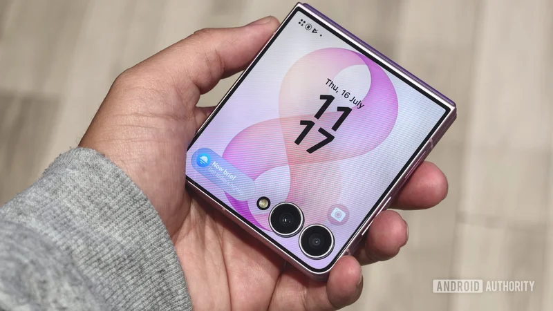 I just tried the Galaxy Z Flip 8, and one thing is clear — Samsung has given up
