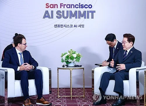 Lee meets Anthropic CEO Amodei, seeks support for S. Korea's AI sector