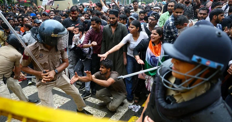 Right to protest constitutionally protected, mere agitation cannot justify police crackdown: SC