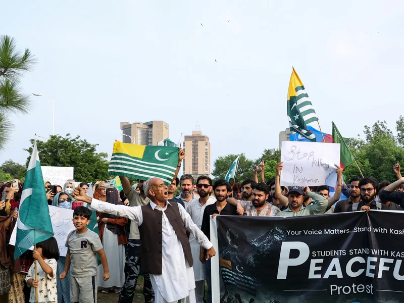 Islamabad residents rally in solidarity with Kashmir protests