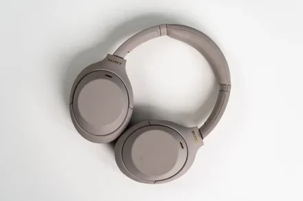 Sony is bringing two new affordable headphones with more color options