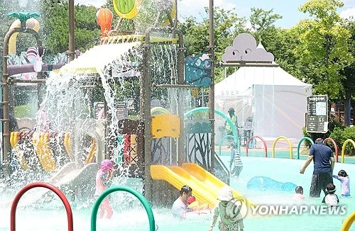 Highest-level heat warnings issued for southeastern South Korea
