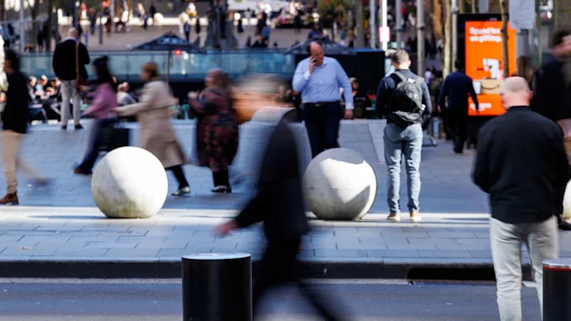 ‘Cautious, concerned and insecure’: Australians too scared to move jobs