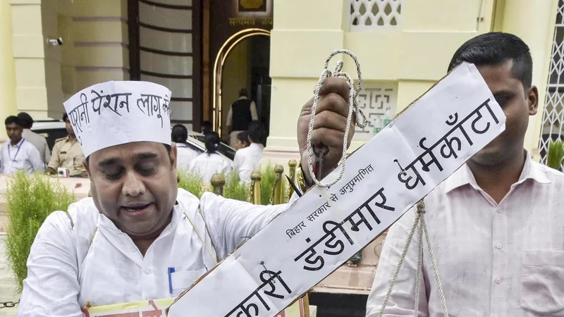 AISA calls for ‘Bihar Bandh’ on July 25, against police lathi charge on protesting students