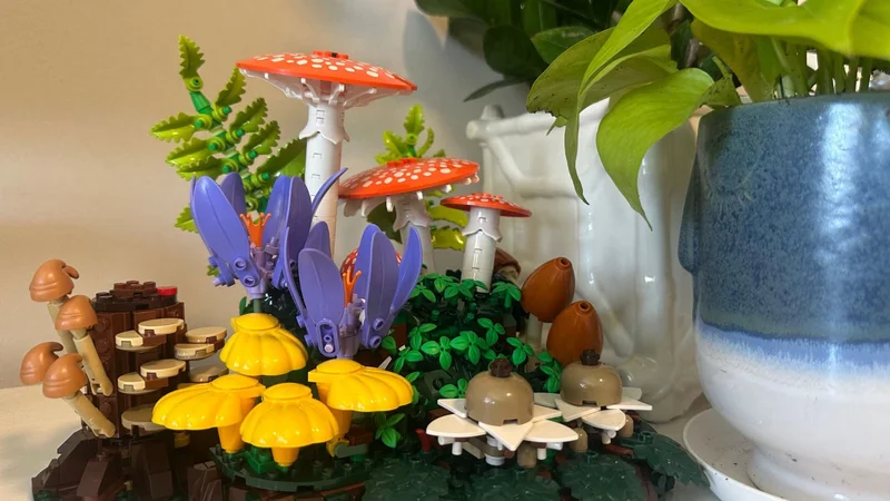 We Build LEGO Woodland Mushrooms, the First Fungi-Themed Set in the Botanical Collection