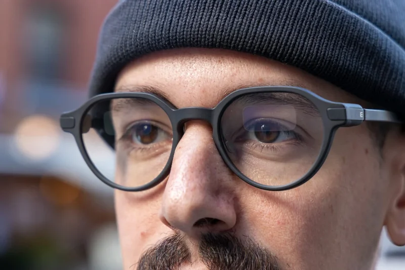 Smart Glasses Are the One Privacy Nightmare Apple Can’t Solve