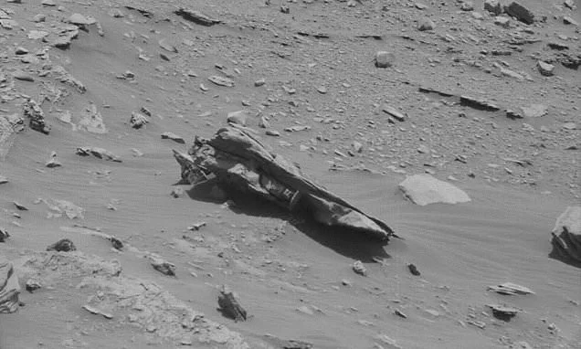 Mysterious object in NASA Mars photo ignites theories of extraterrestrial life on the Red Planet