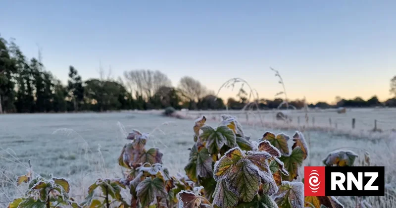 Weather: Freezing start the day, temperatures plummet to -7C in the south