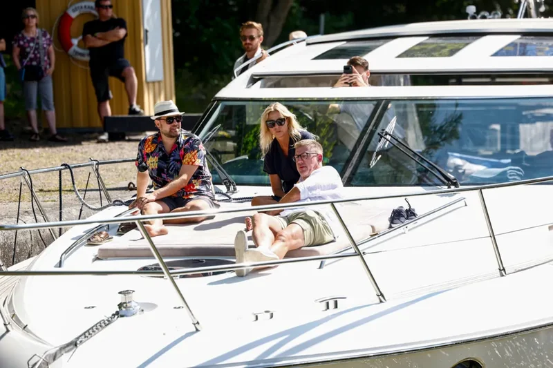 Sweden Democrats launch election tour – on a yacht