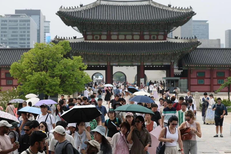 Seoul bets on hidden neighborhoods to keep tourists exploring longer