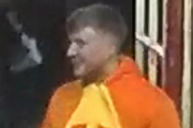 Police hunt for man dressed as lobster who attacked another man at World Darts Championship