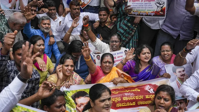 Karnataka Chief Minister warns rebel MLAs as dissent persists, supporters stage protests
