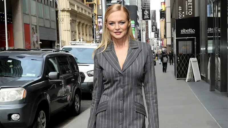 Heather Graham flaunts fit physique in bikinis on romantic Italian escape