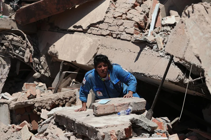 Colombia rescue efforts press on after quake; death toll expected to rise