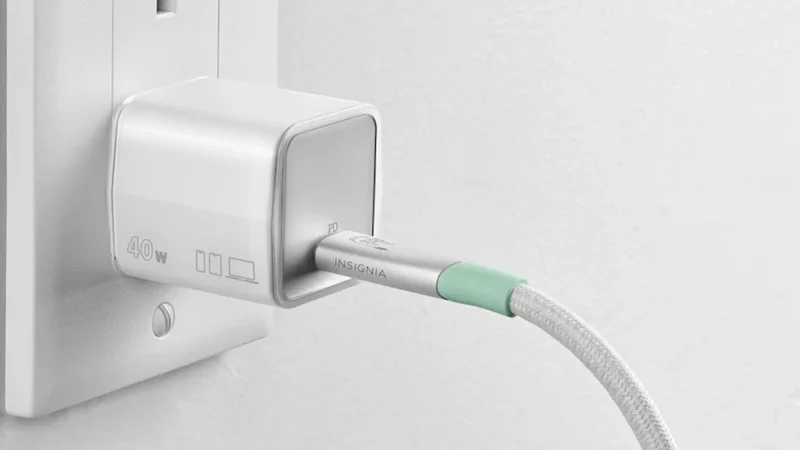 This 40W USB-C charger is crushing Anker's price by half