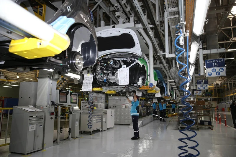 Türkiye's auto output slows, but industry bets on new investment cycle