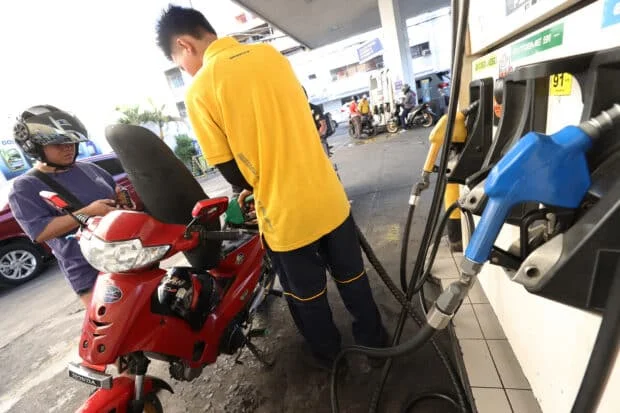 Fuel price cuts seen next week