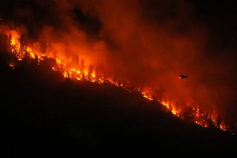 Residents near Okanagan Lake allowed home after some B.C. fire evacuations lifted