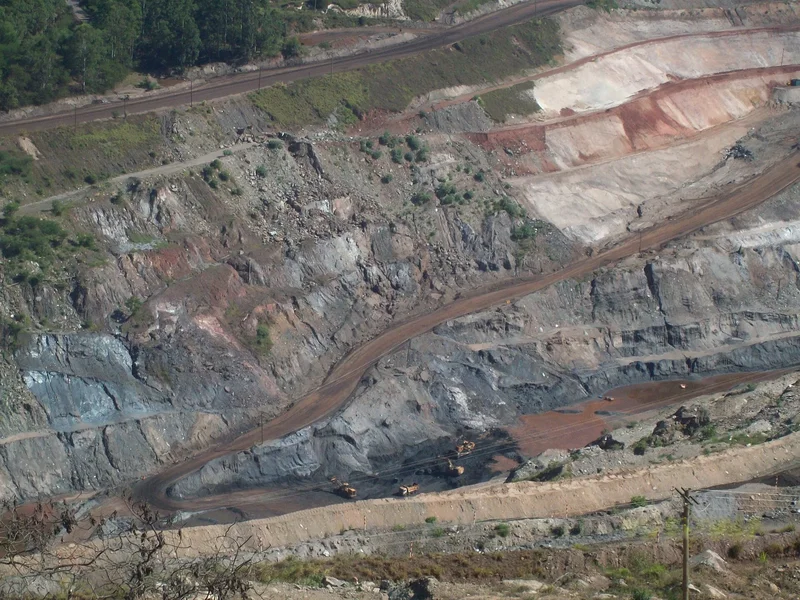 Iron Ore Wrap: Vale Slips as Ore Edges Higher