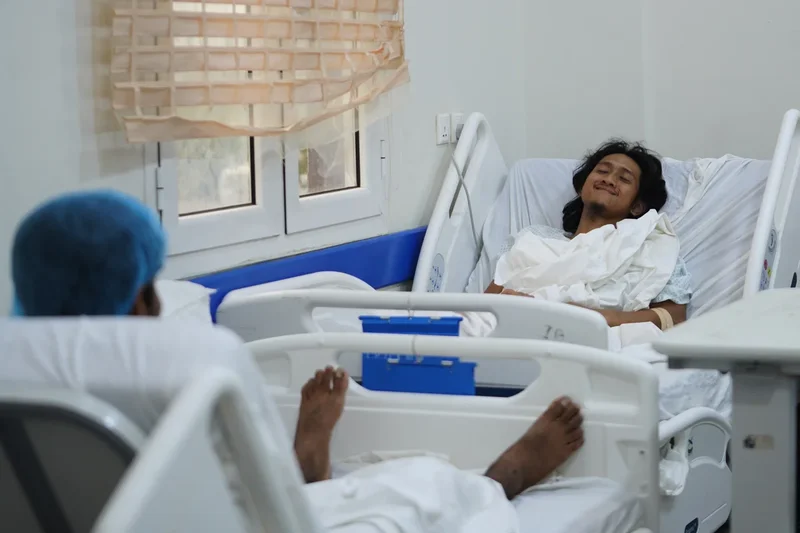 Crew of Yemeni vessel recount their chaotic rescue after Houthis' deadly attack