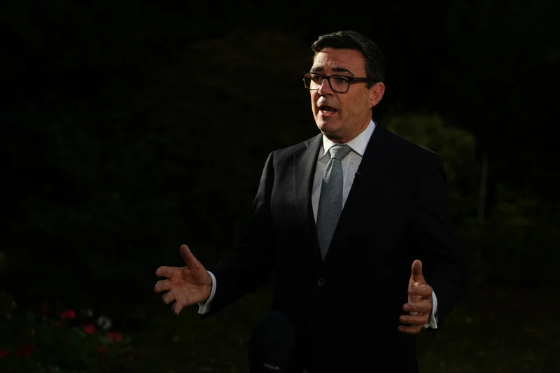 British leader reportedly exchanged messages with impostor of top White House official