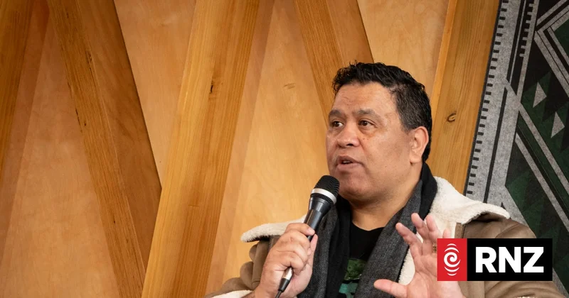 Councillors reject 'double-dipping' claims to approve $1.3m for local govt reform proposal