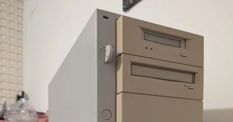 MkLinux and the pimped-out Apple Workgroup Server 9150